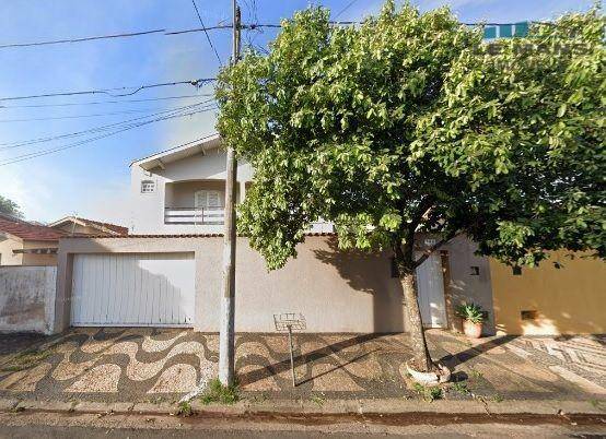 Casa à venda com 4 quartos, 180m² - Foto 2