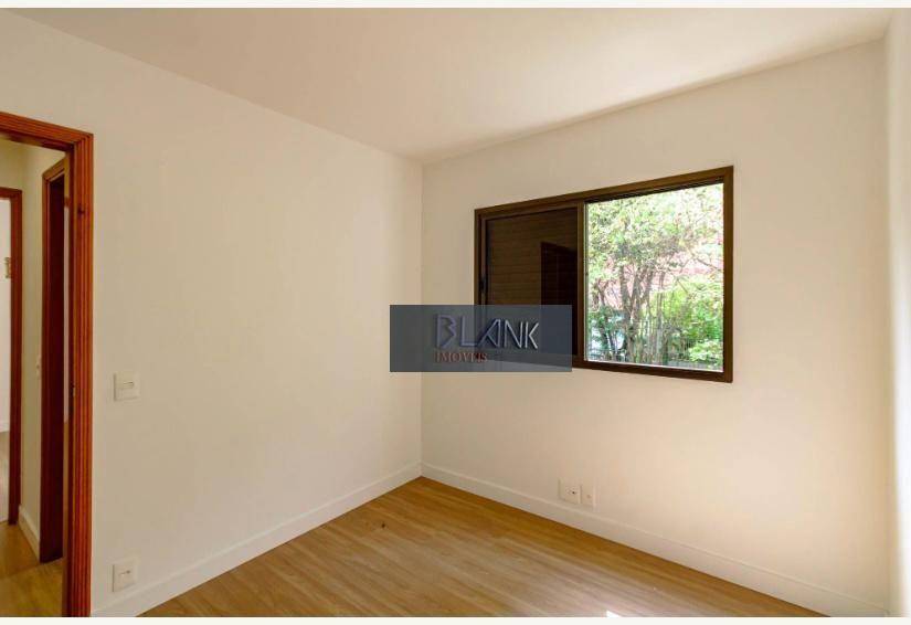 Apartamento à venda com 3 quartos, 190m² - Foto 4