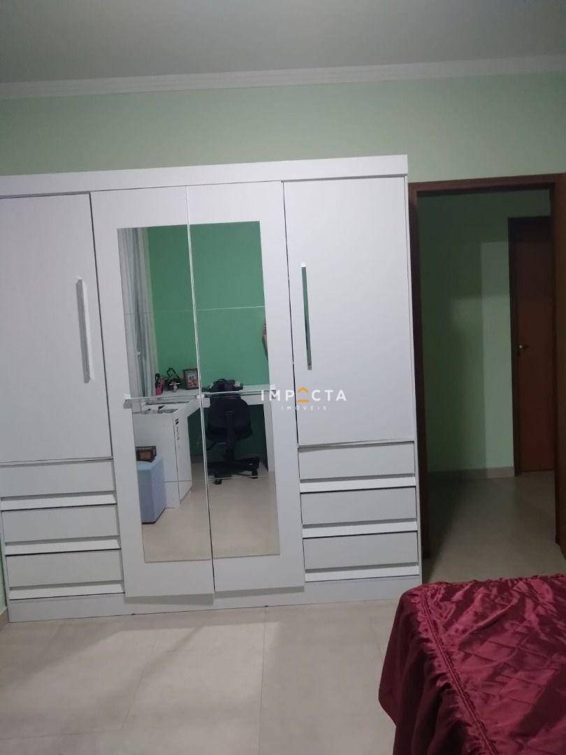 Casa à venda com 3 quartos, 246m² - Foto 16