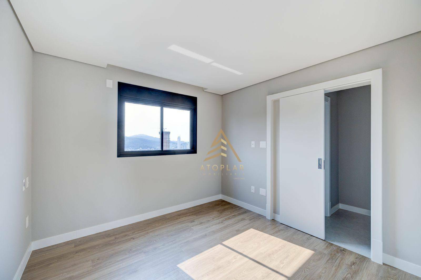 Apartamento à venda com 4 quartos, 135m² - Foto 5