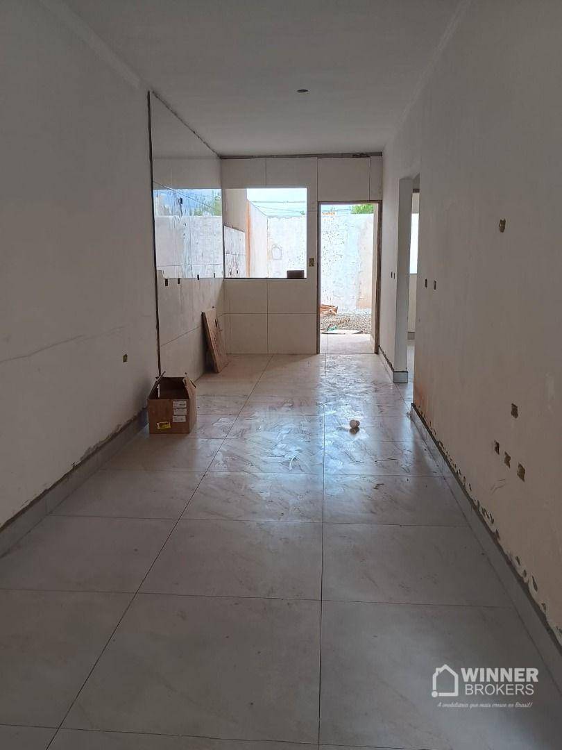 Casa à venda com 3 quartos, 69m² - Foto 2