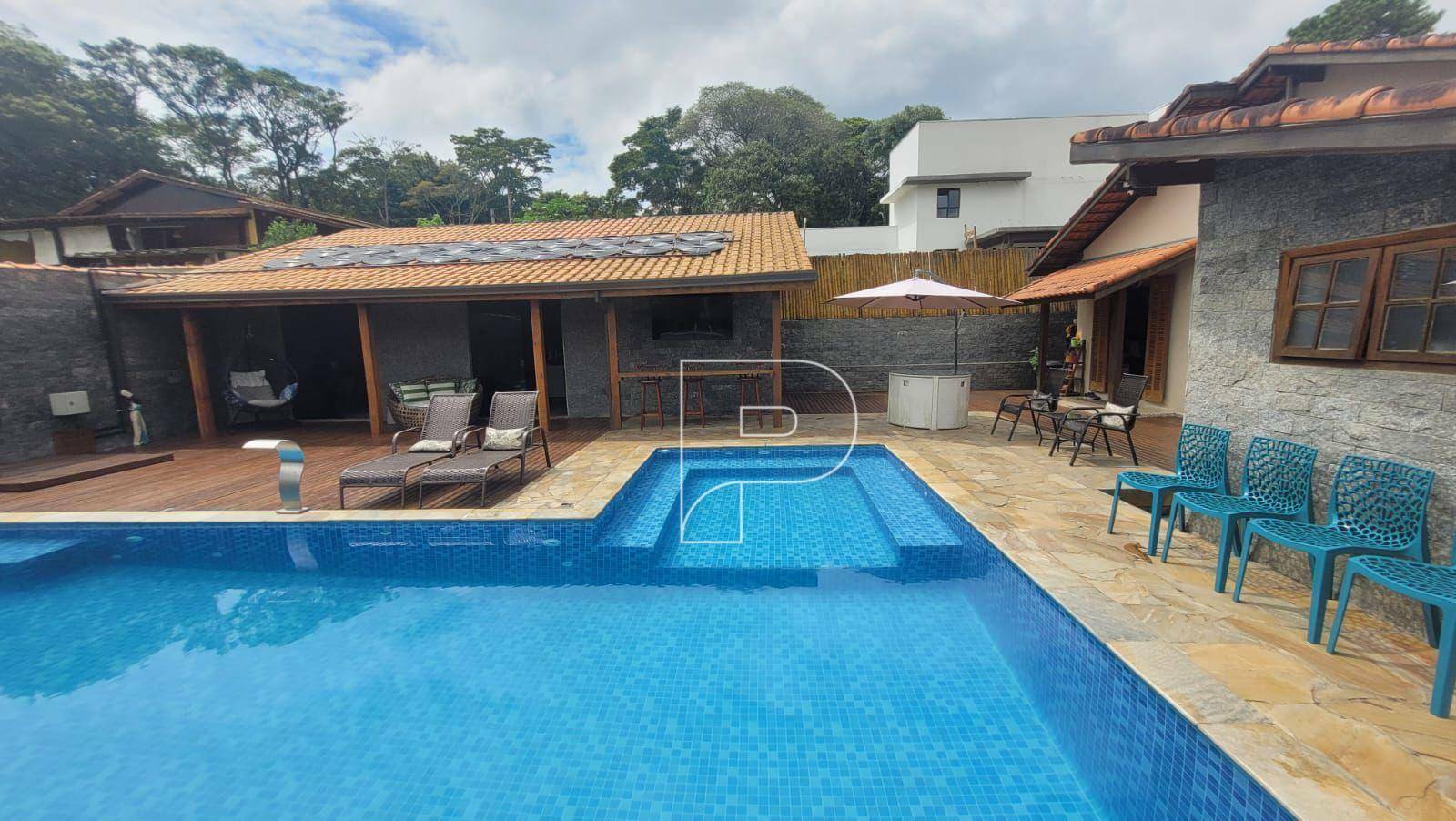 Casa de Condomínio à venda com 3 quartos, 220m² - Foto 1