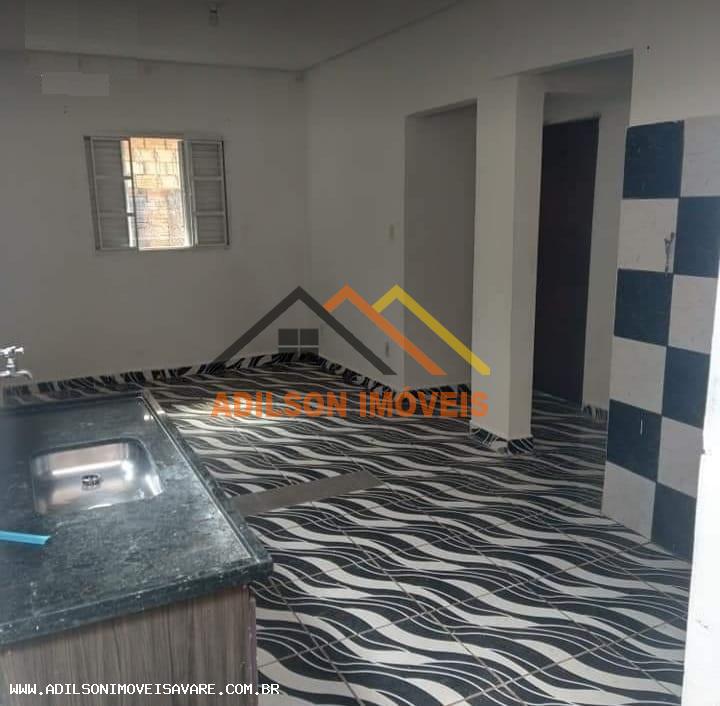 Casa à venda com 4 quartos, 200m² - Foto 3