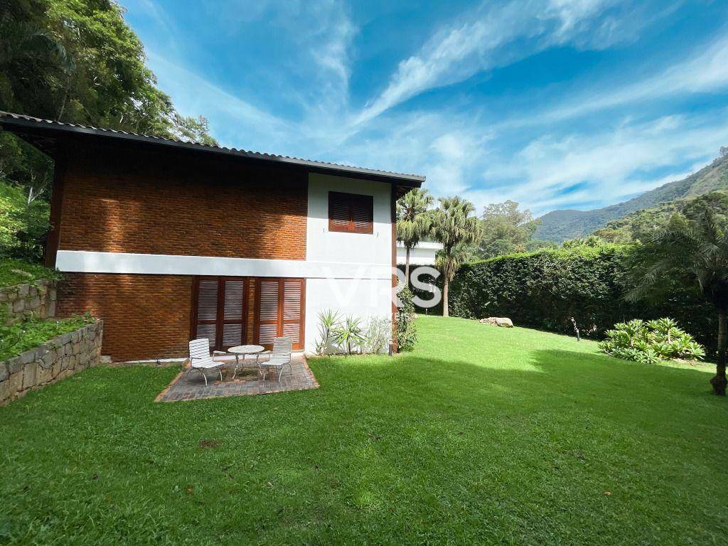 Casa de Condomínio à venda com 5 quartos, 258m² - Foto 2