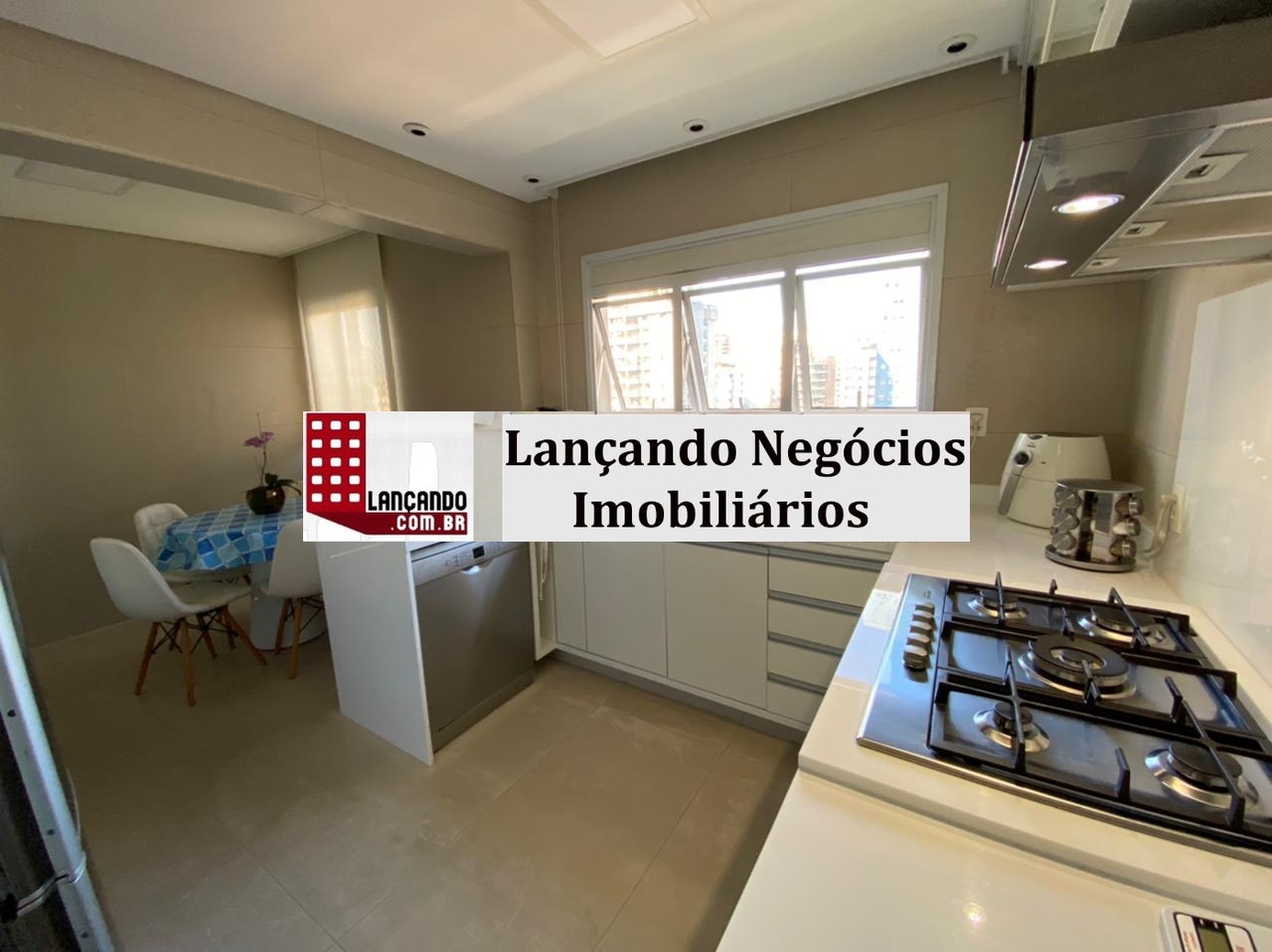 Apartamento à venda com 5 quartos, 238m² - Foto 3