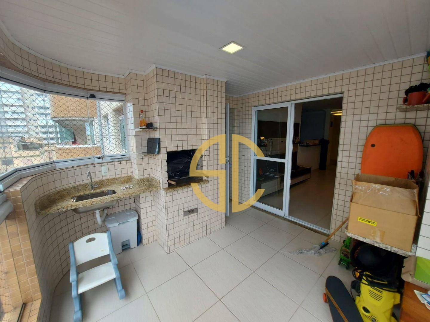 Apartamento à venda com 3 quartos, 131m² - Foto 1