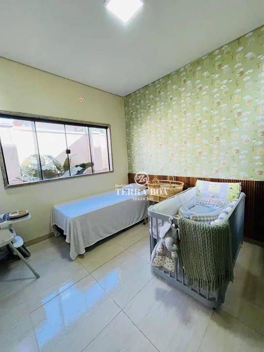 Casa de Condomínio à venda com 4 quartos, 250m² - Foto 8