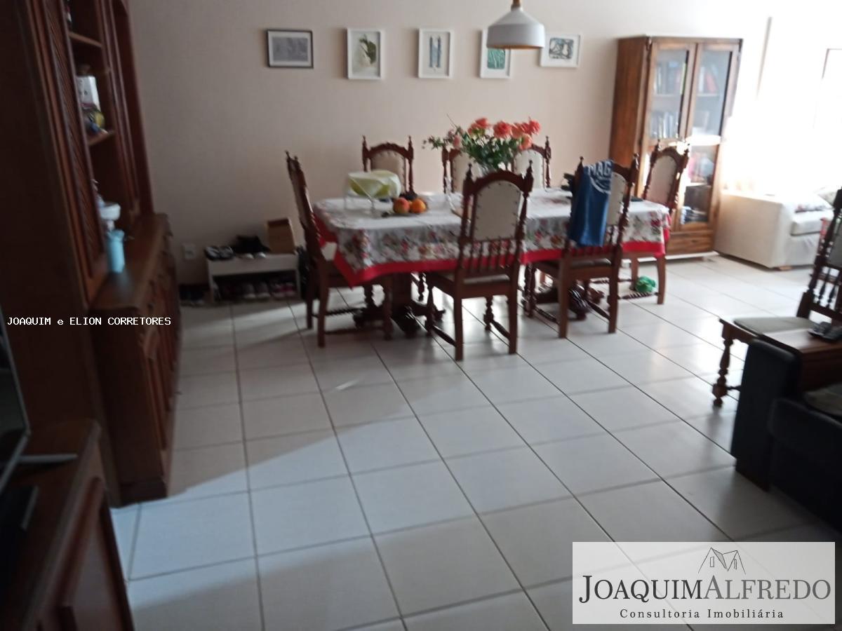 Apartamento à venda com 3 quartos, 118m² - Foto 3