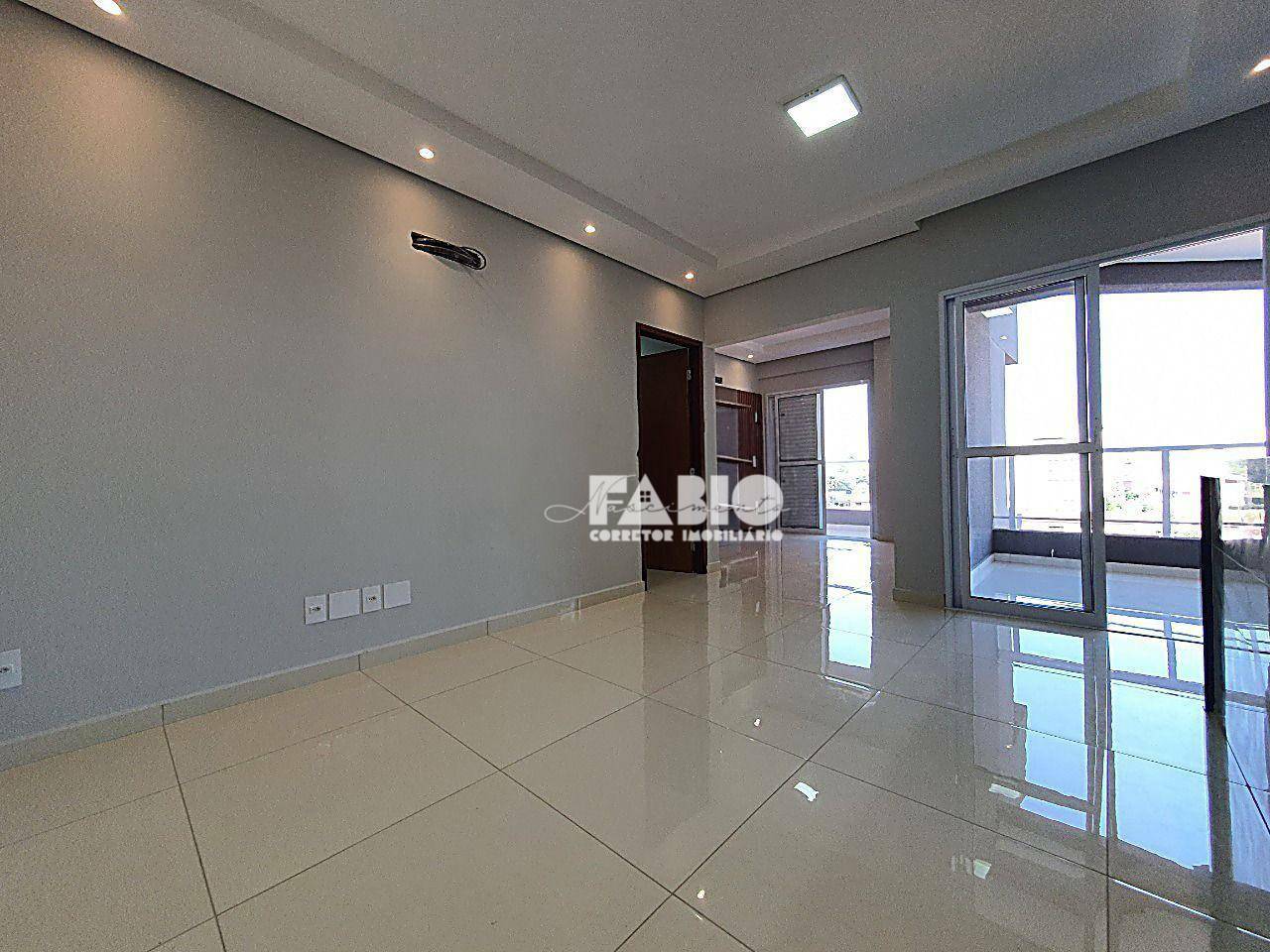 Apartamento à venda com 3 quartos, 96m² - Foto 2