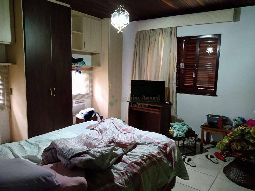 Casa à venda com 5 quartos, 270m² - Foto 32