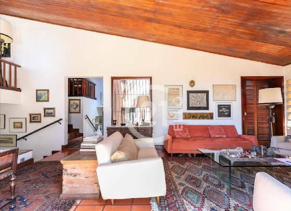 Casa à venda com 3 quartos, 250m² - Foto 8