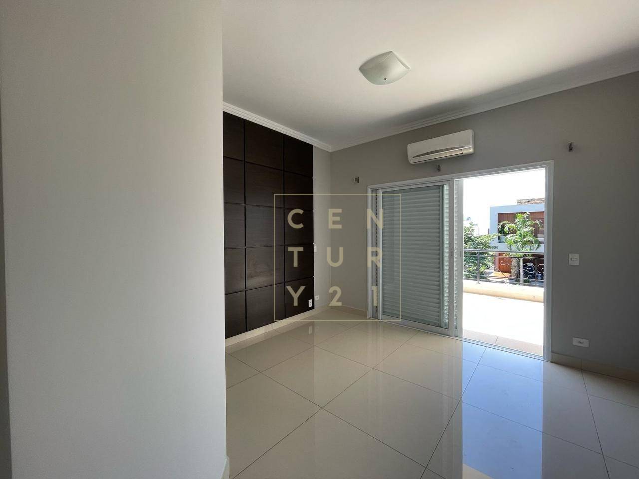 Casa de Condomínio à venda e aluguel com 3 quartos, 226m² - Foto 2