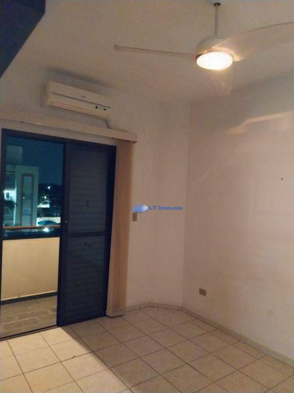 Apartamento à venda com 2 quartos, 72m² - Foto 2