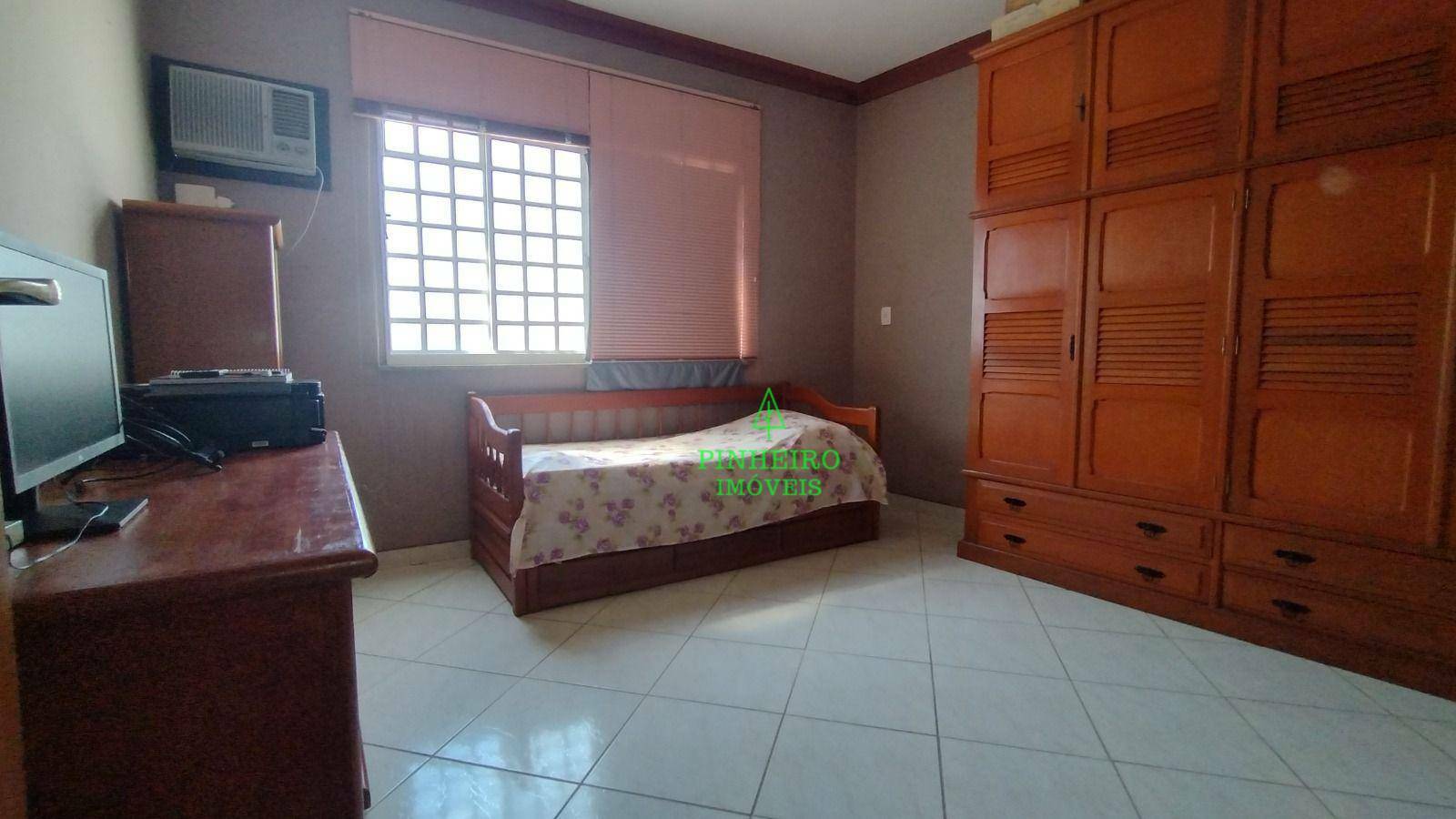 Casa à venda com 3 quartos, 339m² - Foto 8