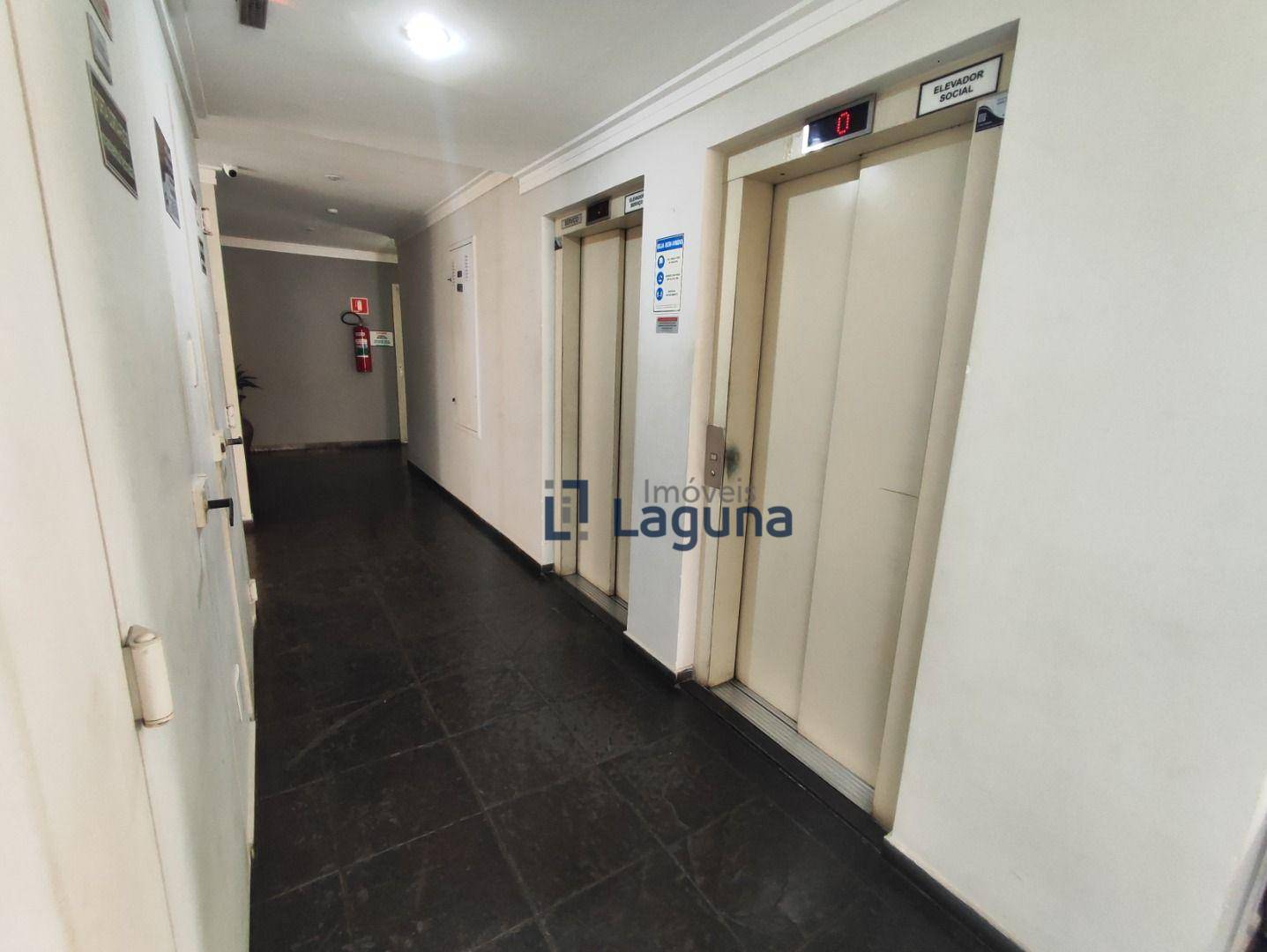 Apartamento para alugar com 3 quartos, 101m² - Foto 5