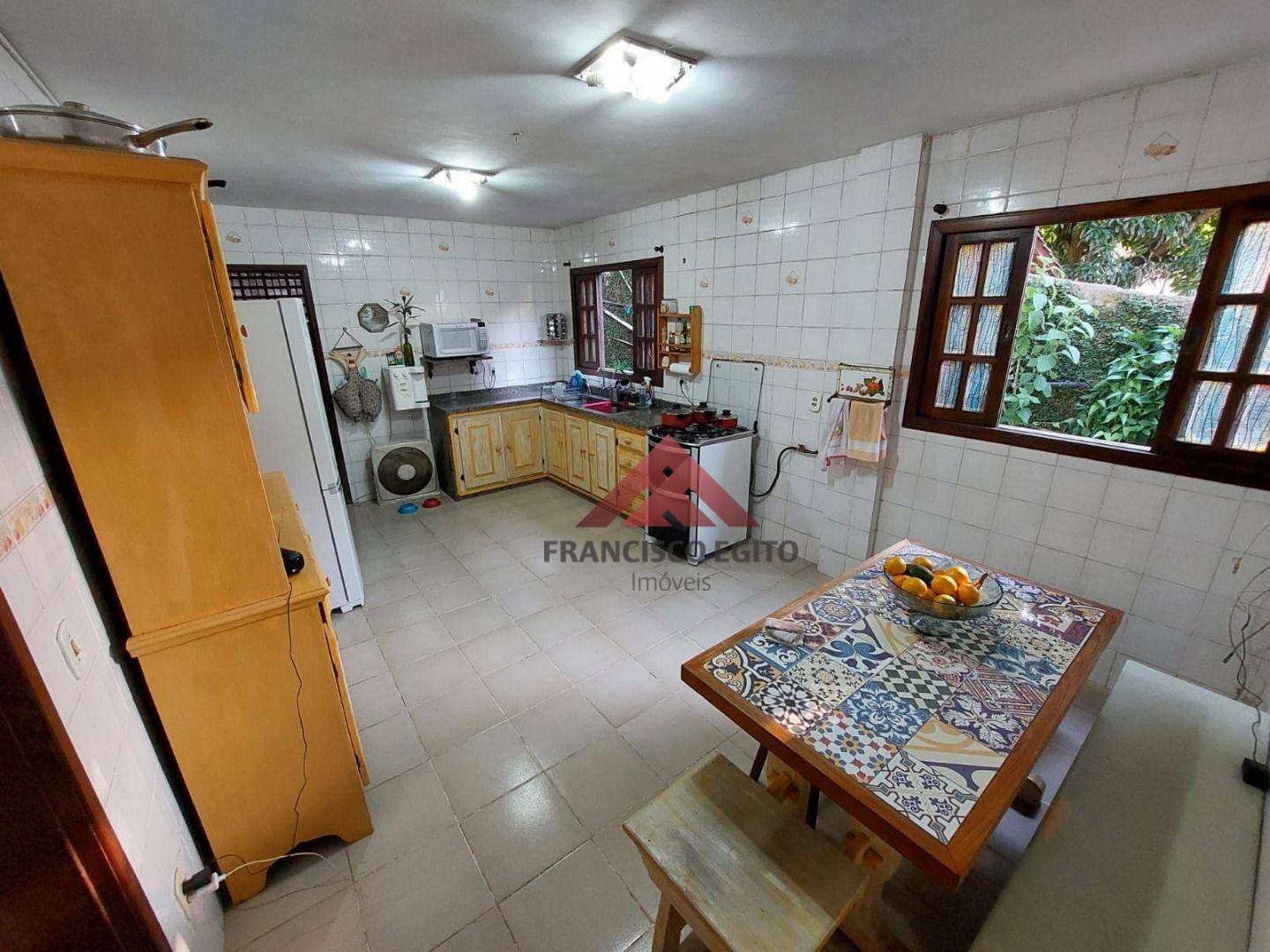 Casa à venda com 4 quartos, 350m² - Foto 11