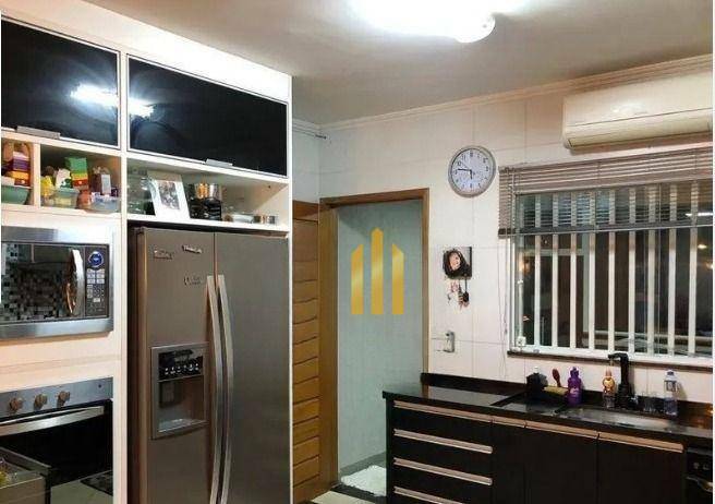 Sobrado à venda com 4 quartos, 190m² - Foto 2