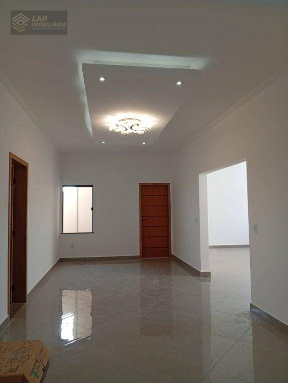 Casa de Condomínio para alugar com 3 quartos, 150m² - Foto 2