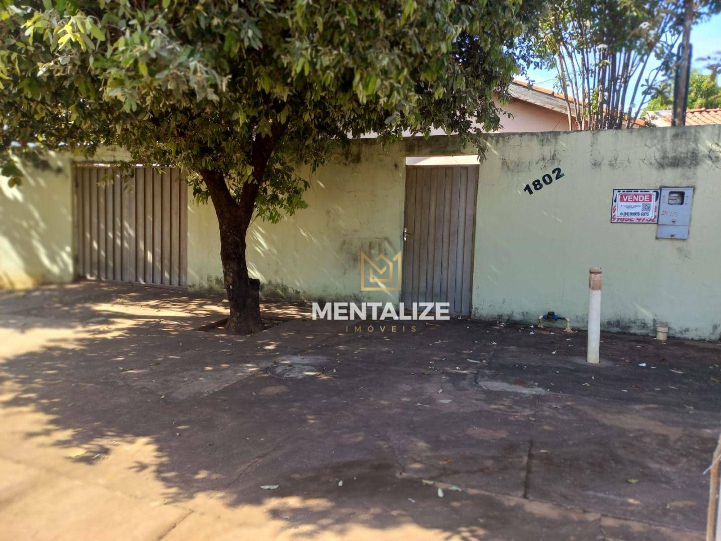 Casa à venda com 2 quartos, 90m² - Foto 2