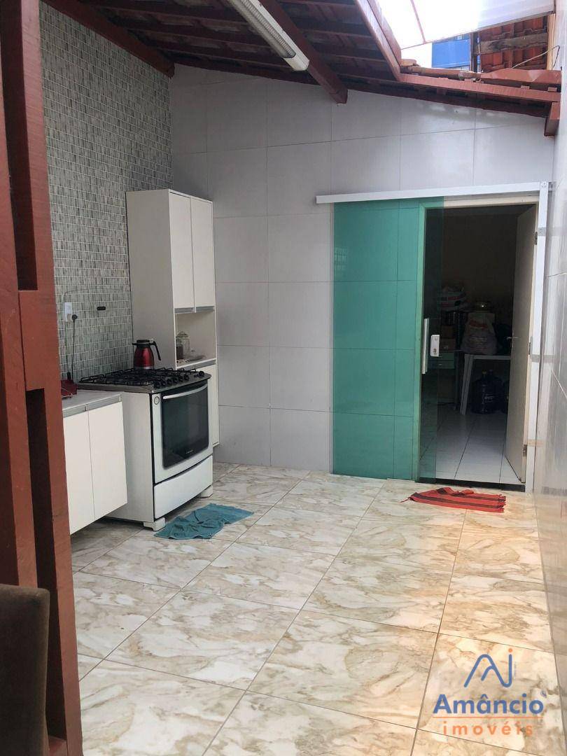 Casa à venda com 3 quartos, 290m² - Foto 14