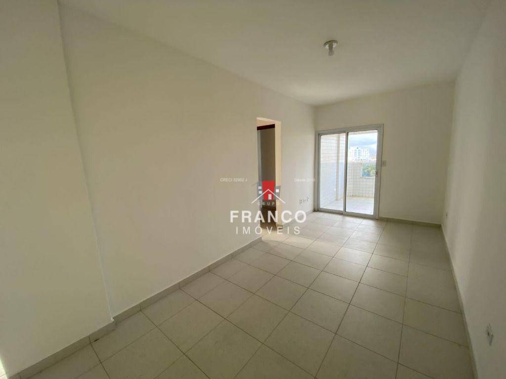 Apartamento à venda com 2 quartos, 67m² - Foto 4