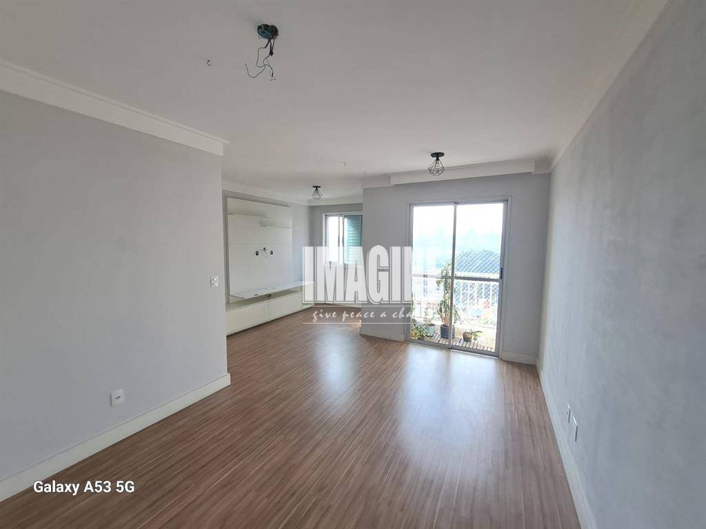 Apartamento à venda com 2 quartos, 63m² - Foto 1