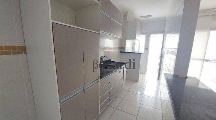 Apartamento à venda com 2 quartos, 65m² - Foto 3