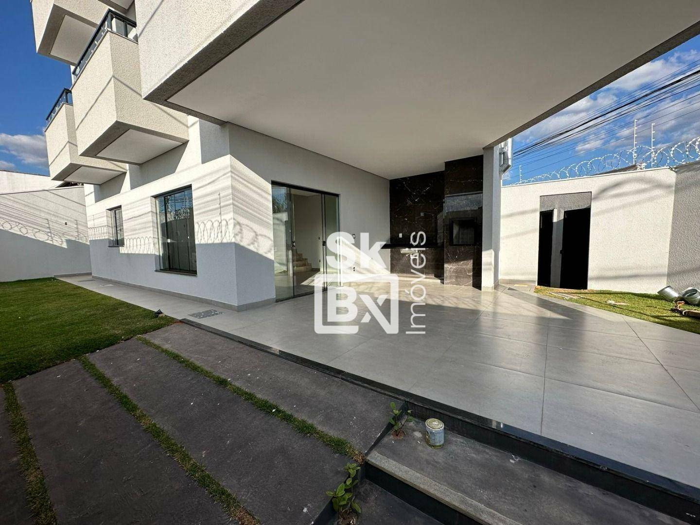 Casa à venda com 3 quartos, 164m² - Foto 4