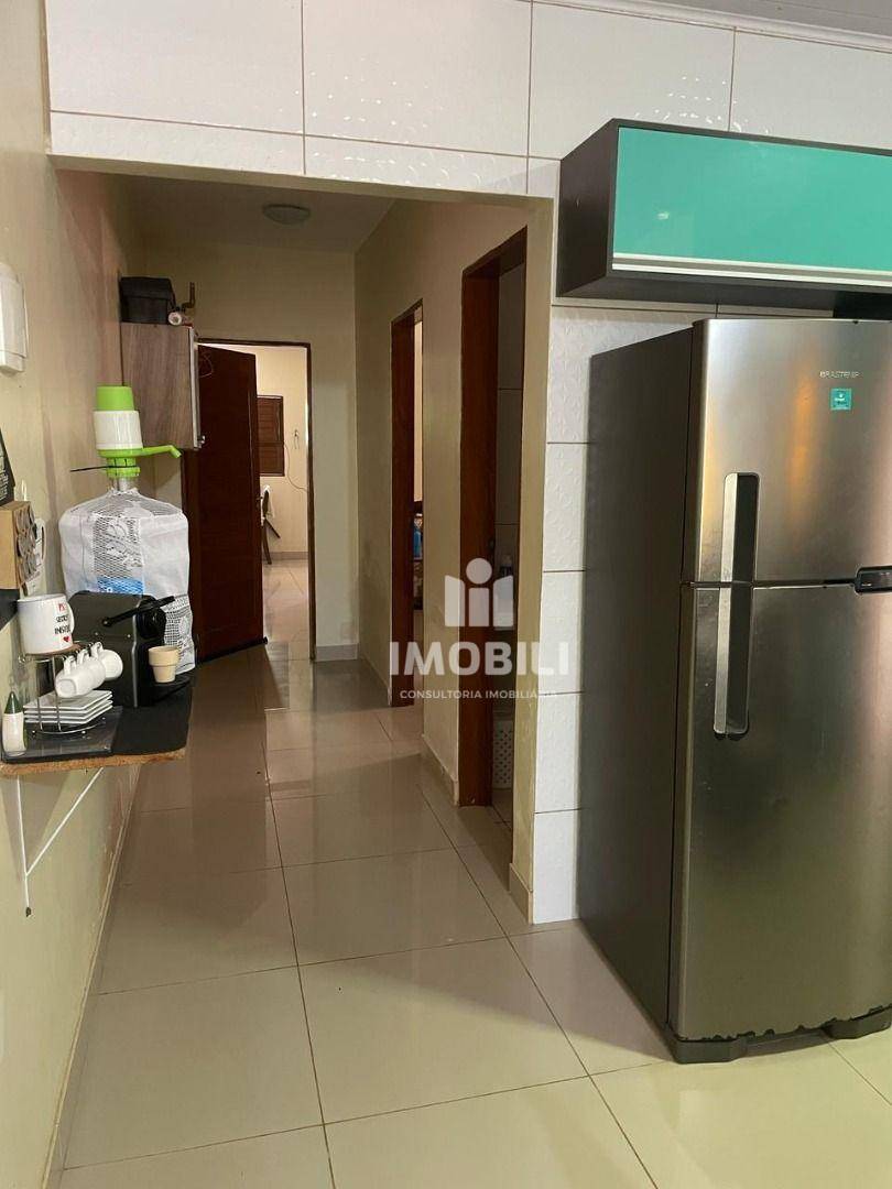 Casa à venda com 2 quartos, 90m² - Foto 12