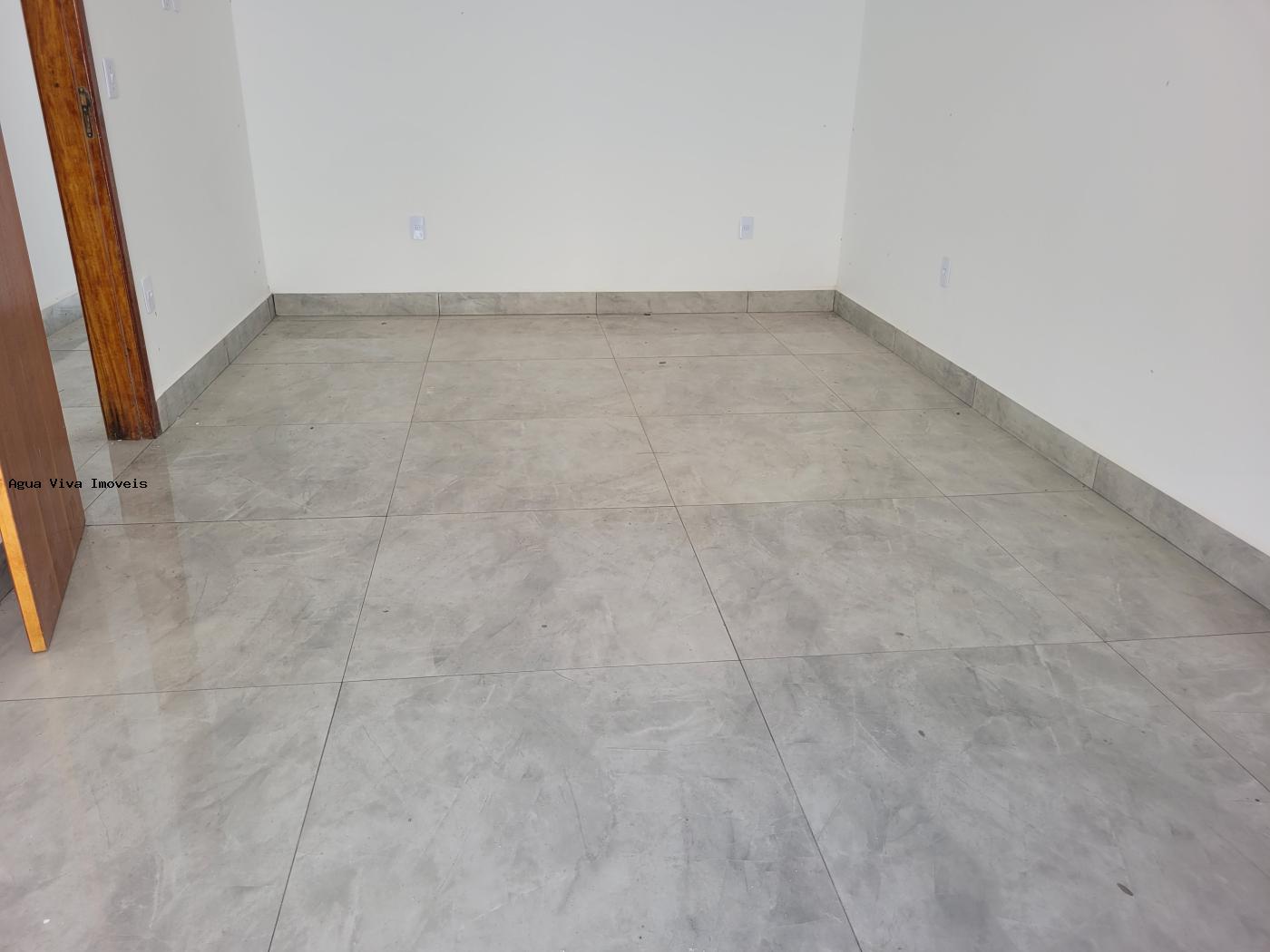 Casa à venda com 3 quartos, 200m² - Foto 14