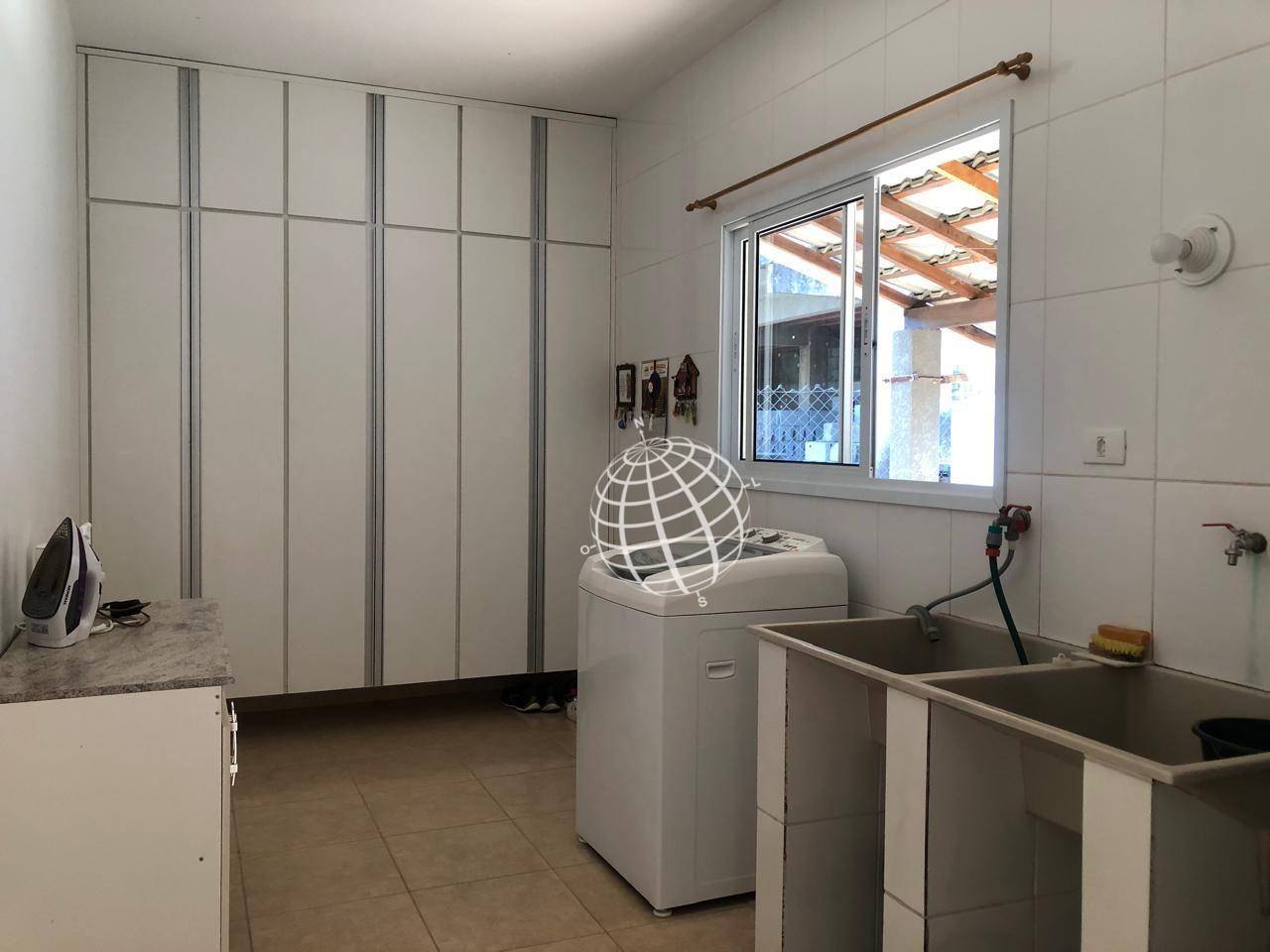 Casa à venda com 3 quartos, 210m² - Foto 14