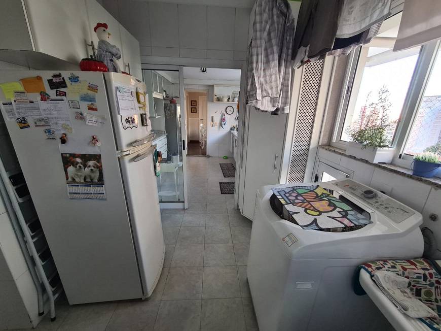 Apartamento à venda com 3 quartos, 225m² - Foto 13