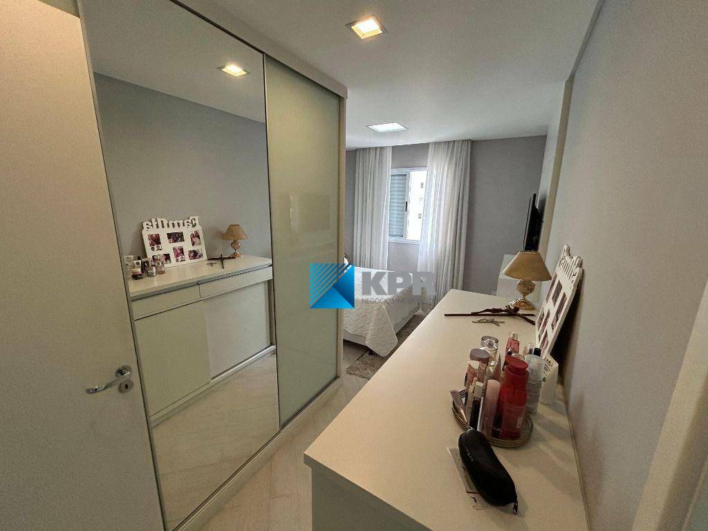 Apartamento para alugar com 3 quartos, 129m² - Foto 10