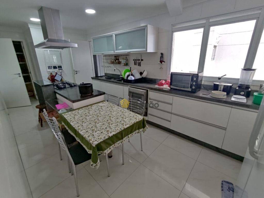 Apartamento à venda com 3 quartos, 242m² - Foto 32