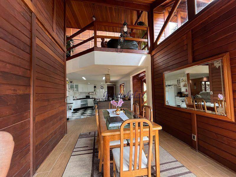 Casa de Condomínio à venda com 3 quartos, 304m² - Foto 4