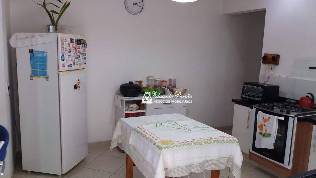 Casa à venda com 4 quartos, 260m² - Foto 12