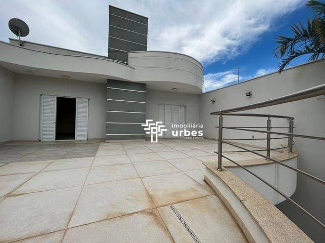 Casa à venda com 4 quartos, 301m² - Foto 35