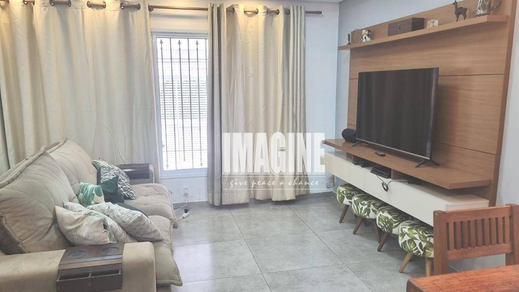 Sobrado à venda com 3 quartos, 120m² - Foto 1