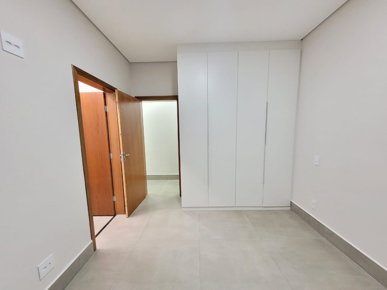 Casa à venda com 3 quartos, 190m² - Foto 4