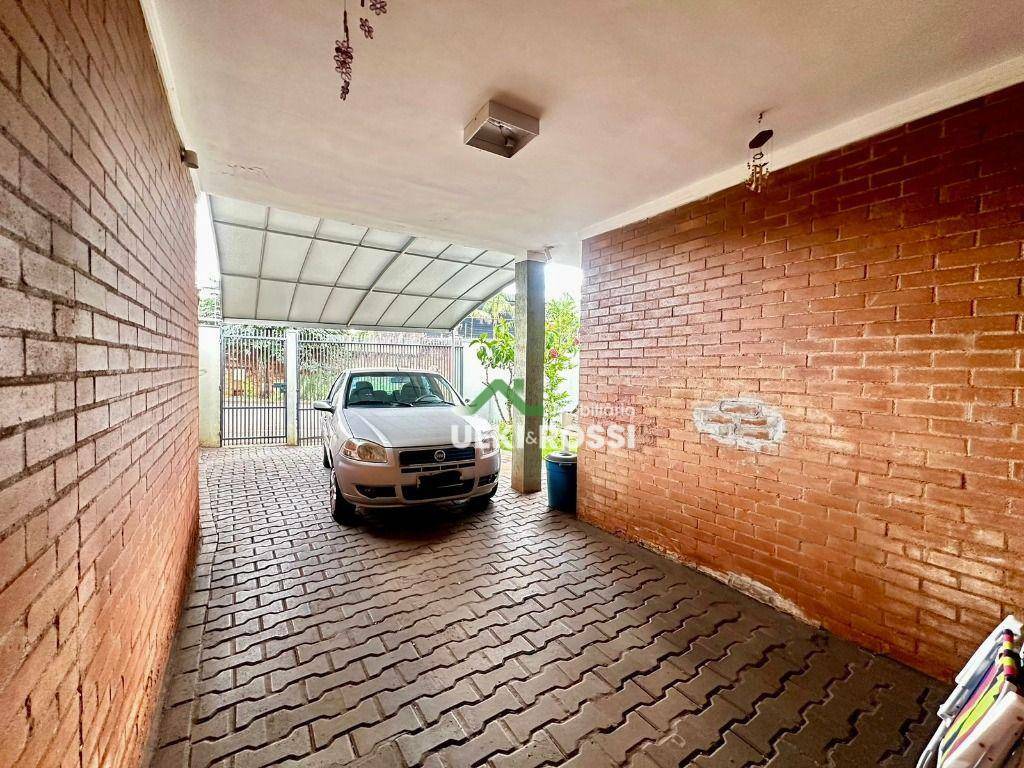 Casa à venda com 4 quartos, 241m² - Foto 30