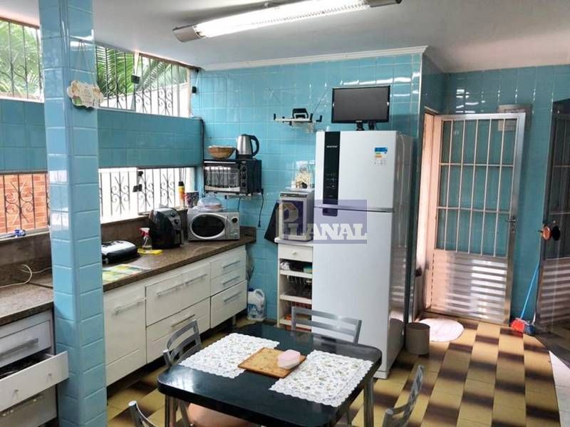 Sobrado à venda com 5 quartos, 300m² - Foto 13