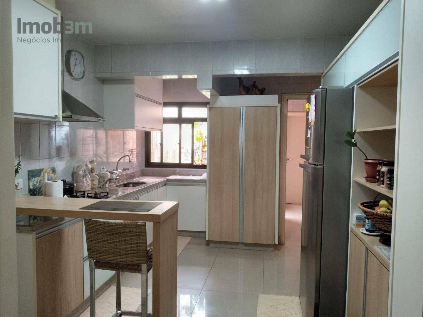 Apartamento à venda com 4 quartos, 190m² - Foto 20