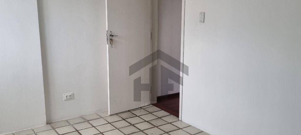 Apartamento para alugar com 3 quartos, 120m² - Foto 15
