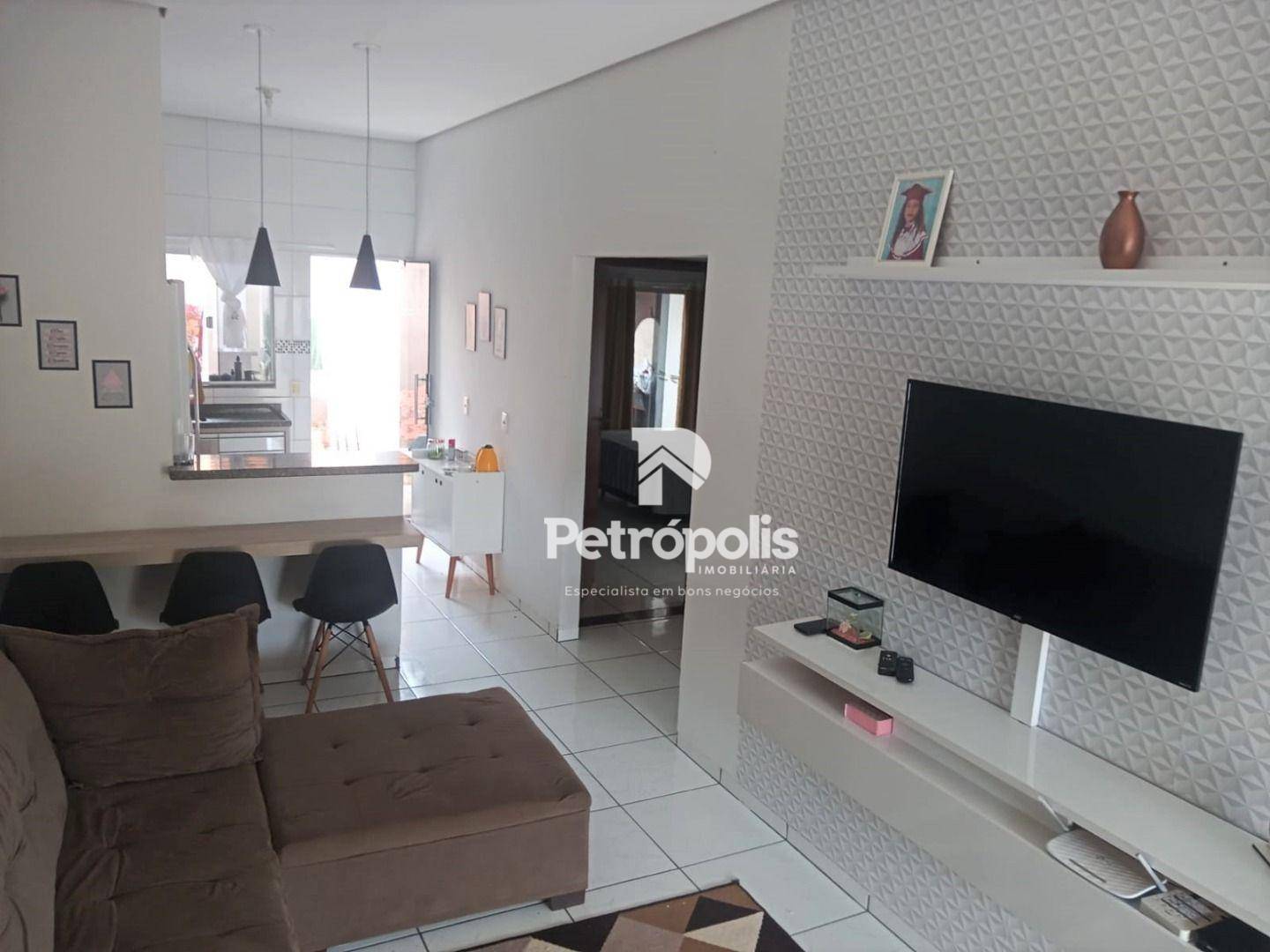 Casa à venda com 2 quartos, 78m² - Foto 1