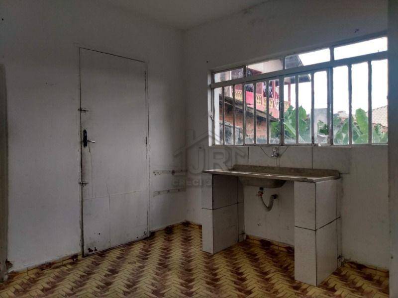 Casa à venda com 7 quartos, 275m² - Foto 3