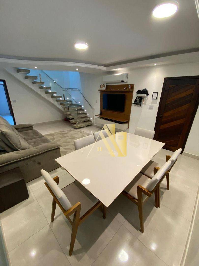 Casa à venda com 3 quartos, 186m² - Foto 1