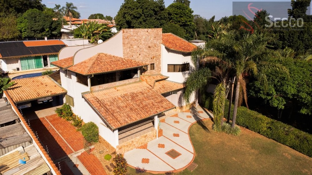 Fazenda à venda com 4 quartos, 1050m² - Foto 1