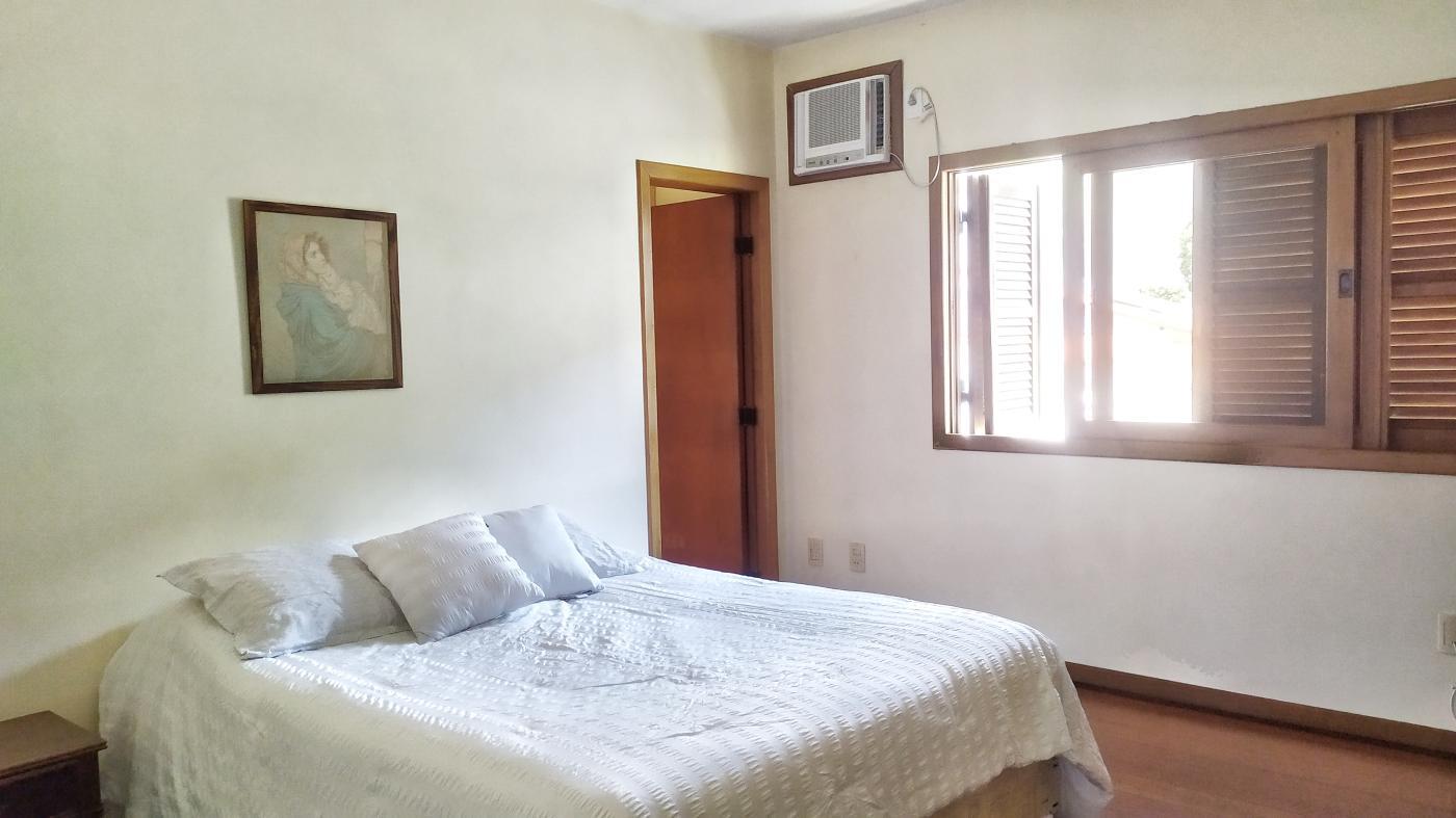 Casa à venda com 4 quartos, 318m² - Foto 14