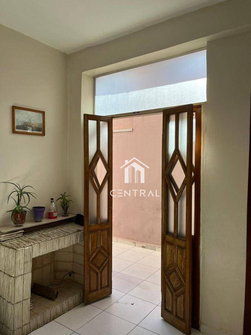 Sobrado à venda com 3 quartos, 190m² - Foto 4