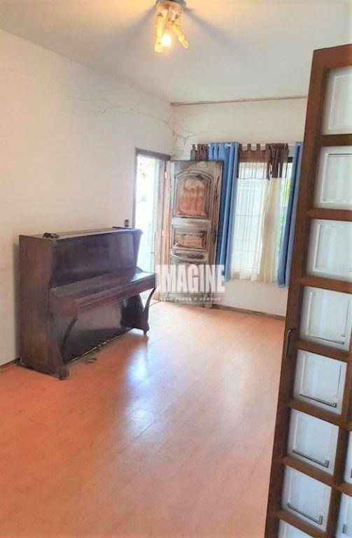 Casa à venda com 3 quartos, 420m² - Foto 1